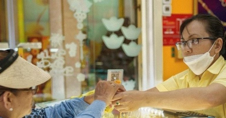 تم التحديث الساعة 08:15 صباحًا، 24 مايو 2026: أسعار الذهب لم تتغير عبر العلامات التجارية الكبرى.