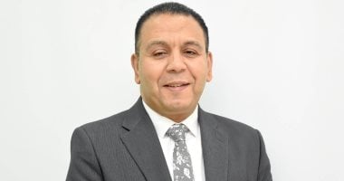 خبير تربوى يعلق على مشهد تمزيق الكتب المتداول.. تفاصيل