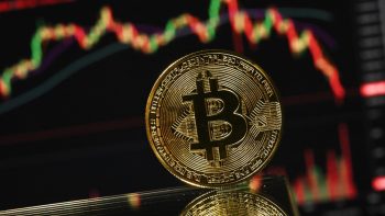 سعر البتكوين يصعد بشكل ملحوظ في أبريل.. لكن هذا الارتفاع عرضة للخطر
