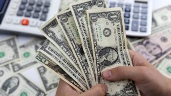 سعر الدولار اليوم الاثنين 4-5-2026 في البنوك بختام التعاملات
