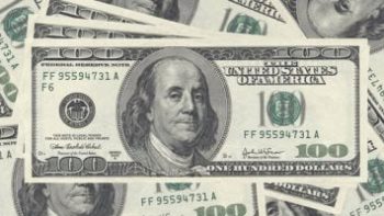 سعر الدولار على مدار الساعة.. 52.87 جنيه شراء الأخضر فى بنك الإسكندرية