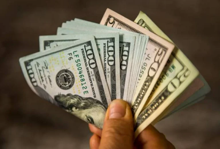 سعر الدولار في البنوك المصرية بختام معاملات الأحد 10 مايو 2026
