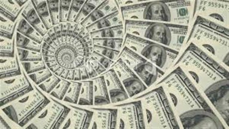 سعر الدولار مقابل الجنيه المصري اليوم الاثنين قبل بداية التعاملات.. آخر تحديث