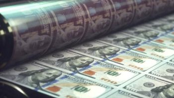 سعر الدولار مقابل الجنيه المصري يتراجع في 9 بنوك بنهاية تعاملات الأحد