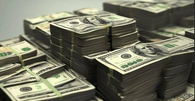 سعر الدولار مقابل الجنيه المصري يتراجع في البنوك اليوم الأربعاء