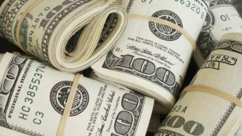 سعر الدولار مقابل الجنيه المصري يصعد في البنوك مع منتصف تعاملات الأربعاء