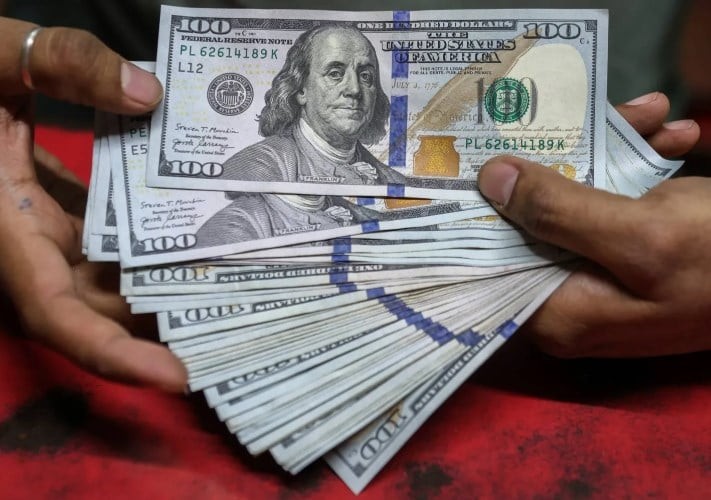 سعر الدولار يتراجع في منتصف تعاملات اليوم -جريدة المال