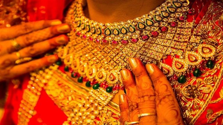 سعر الذهب اليوم الإثنين 4-5-2026 في مصر