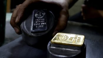 سعر الذهب اليوم، 21 مايو: ينجو من أدنى مستوى له في 7 أسابيع مع انخفاض عوائد السندات وأسعار النفط.