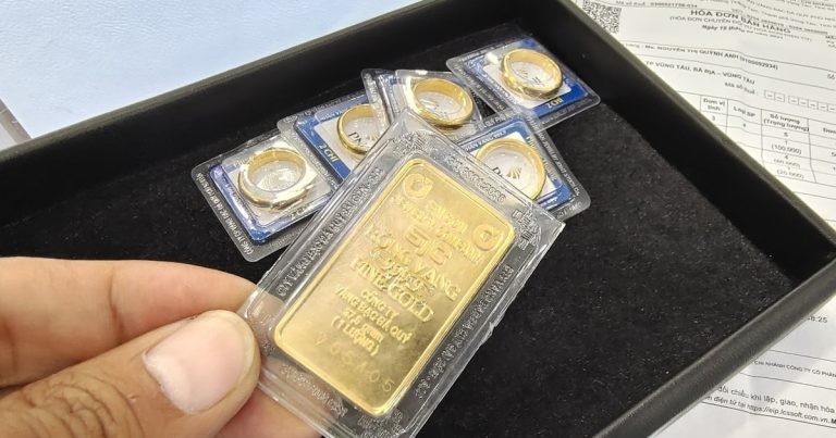 سعر الذهب اليوم، 23 مايو 2026: انخفض بمقدار نصف مليون دونغ، ولكنه لا يزال أغلى بمقدار 18 مليون دونغ من السعر العالمي.