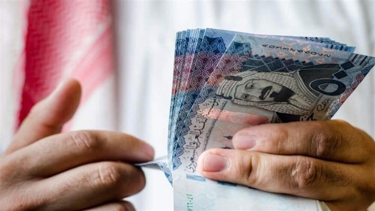 سعر الريال السعودي أمام الجنيه المصري اليوم الجمعة تزامنا مع موسم الحج والعمرة