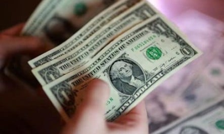 سعر صرف الدولار الأمريكي اليوم (21 مايو): يفقد الدولار الأمريكي زخمه الصعودي.
