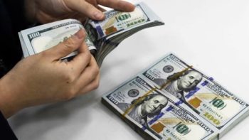 سعر صرف الدولار الأمريكي اليوم، 2 مايو 2026: ارتفاع حاد في أسعار “السوق السوداء”.