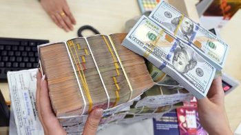 سعر صرف الدولار الأمريكي اليوم، 23 مايو 2026: البنوك ترفع سعر الشراء أعلى من سعر البيع.