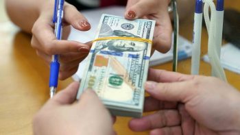 سعر صرف الدولار الأمريكي اليوم، 26 مايو 2026: البنوك ترفع أسعار الفائدة، والسوق ينخفض.