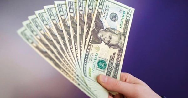 سعر صرف الدولار الأمريكي اليوم، 31 مايو 2026: انخفاض الدولار الأمريكي في السوق الحرة، وخسارة مؤشر الدولار الأمريكي 99 نقطة.