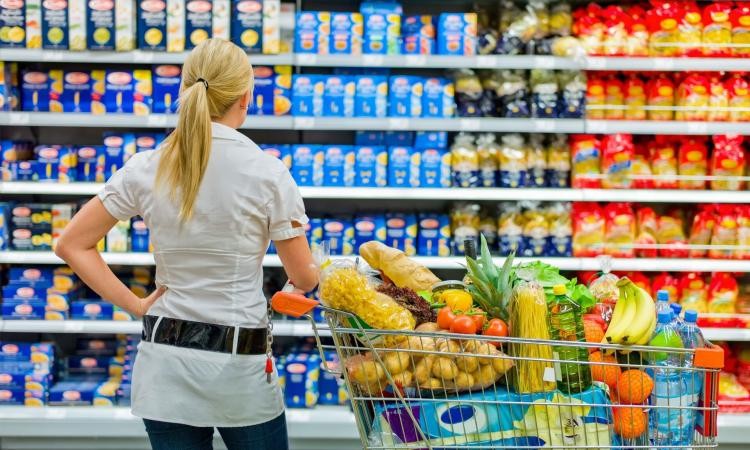 شركات الأغذية البريطانية تستعد لرفع الأسعار بسبب تداعيات أزمة الشرق الأوسط