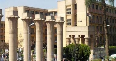 طوارئ بجامعة عين شمس للاستعداد لامتحانات نهاية العام.. كليات الجامعة تكثف عملها لوضع الجداول وتجهيز لجان الامتحانات والكنترولات.. وعميد كلية طب الأسنان يكشف موعد انطلاقها ويؤكد توفير كافة سبل الراحة للطلاب