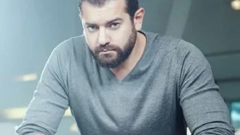 عمرو يوسف يفجر مفاجآت عن دوره في مسلسل ”الفرنساوي”.. كيف استعد لشخصية المحامي؟