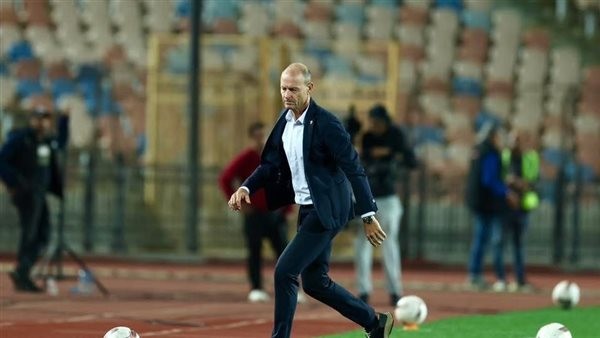 كواليس وتطورات مثيرة تكشف حقيقة أزمة الأهلي مع المدرب الدنماركي