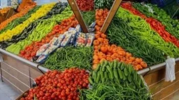 كيلو الطماطم بـ20 جنيها.. أسعار الخضار والفاكهة بالوادي الجديد اليوم الجمعة
