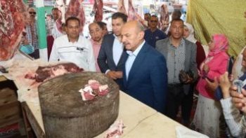 محافظ السويس: إقامة شادر لتوفير اللحوم بأسعار مخفضة بمدينة السلام 2