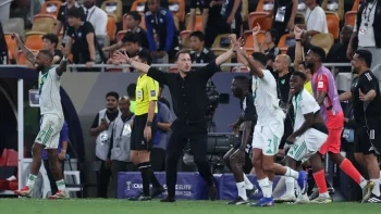 معلق مباراة الأهلي ضد الفتح اليوم في دوري روشن 2026
