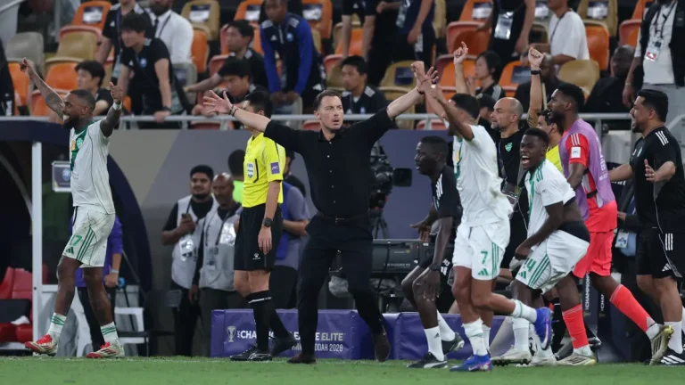 معلق مباراة الأهلي ضد الفتح اليوم في دوري روشن 2026