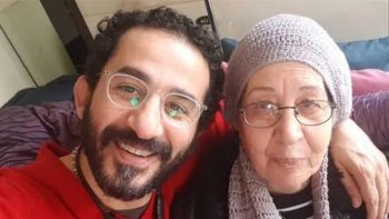 موعد ومكان تشييع جنازة والدة أحمد حلمي