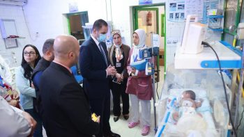 نائب وزير الصحة يجري جولة مفاجئة بالإسكندرية ويحيل المتغيبين ومسؤولين للتحقيق