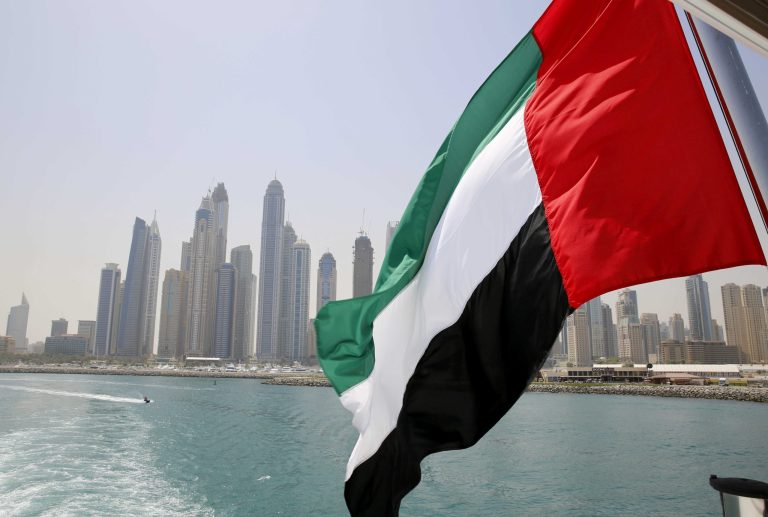 نمو القطاع الخاص الإماراتي يواصل التباطؤ والأسعار ترتفع بأسرع وتيرة منذ 15 عاماً