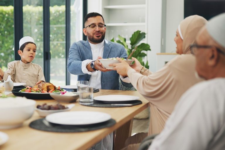 هل يتحول طعام العيد إلى مجرد "نكهة لحم"؟ الكلفة تغيّر موائد العرب | أسلوب حياة
