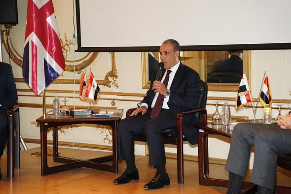 وزير الخارجية يلتقي بأعضاء الجالية المصرية في لندن