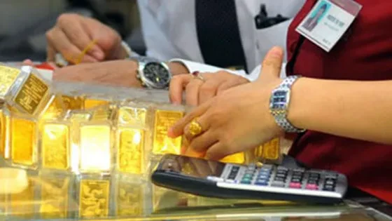 وفي صباح يوم 27 مايو، استمرت أسعار الذهب في الانخفاض.