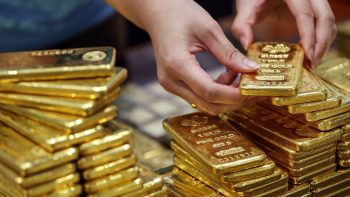 سعر الذهب اليوم في السعودية ومصر.. كم سجل عيار 21؟