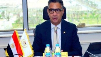وزير التموين المصري: الدعم الجديد سيكون “شبه نقدي” ويشمل الخبز.. وهذا سعر الرغيف