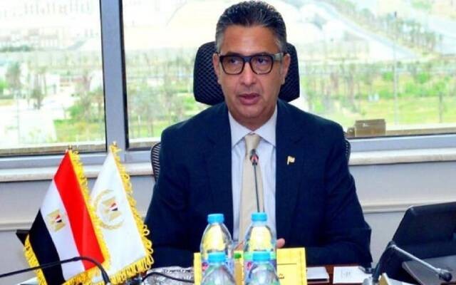 وزير التموين المصري: الدعم الجديد سيكون "شبه نقدي" ويشمل الخبز.. وهذا سعر الرغيف