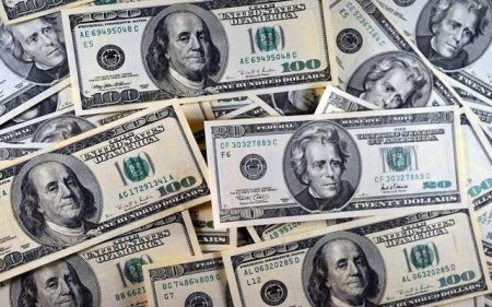 سعر الدولار مقابل الجنيه المصري يتراجع في 10 بنوك مع نهاية تعاملات الاثنين