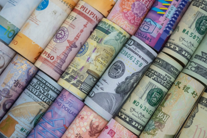 استقرار أسعار العملات الأجنبية أمام الجنيه المصري اليوم.. الدولار يسجل 49.66 جنيه للشراء