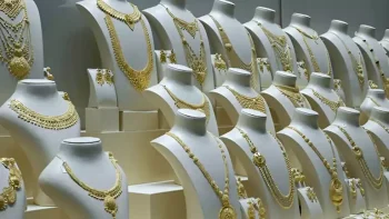 ارتفاعات سعرية محدودة.. هل الوقت مناسب لشراء الذهب؟