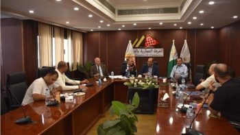 شعبة الدواجن بغرفة الجيزة التجارية تبحث تحديات القطاع وتطالب بضبط السوق