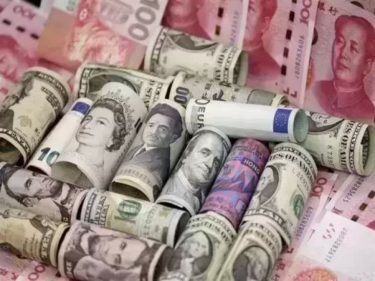 تراجع أسعار العملات بختام تعاملات الثلاثاء.. الدينار الكويتي بكام | بنوك