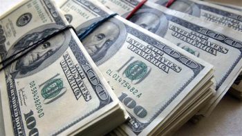 الدولار يواصل التراجع خلال تعاملات اليوم ويفقد 8 قروش مسجلا 49.69 جنيه للبيع بالبنك الأهلي المصري