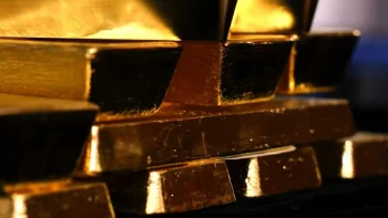 الذهب يرتد صوب 4500 دولار مدعوما بضعف الدولار وتراجع النفط