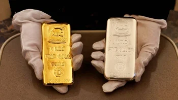 الذهب يواصل النزيف دون عتبة الـ 4000.. والفضة إلى 57 دولاراً