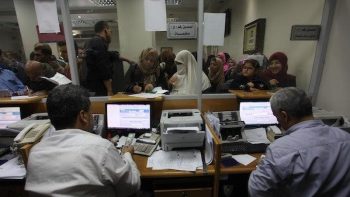 أبرز الحالات القانونية التي تؤدي إلى حرمان الموظف من الترقية وتجميد وضعه الوظيفي