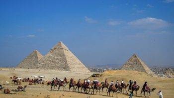 أسباب الطفرة السياحية في مصر والمغرب: سعر الصرف أم جودة التجربة؟