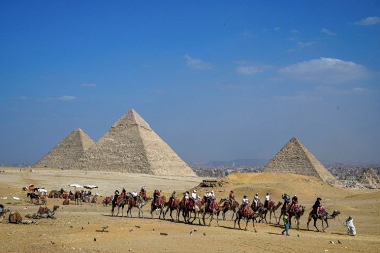 أسباب الطفرة السياحية في مصر والمغرب: سعر الصرف أم جودة التجربة؟