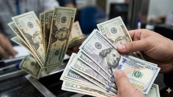أسعار الدولار أمام الجنيه بالبنوك مع بداية تعاملات اليوم الإثنين 15 يونيو 2026