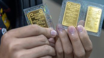 أسعار الذهب اليوم، 25 يونيو 2026: انخفضت الأسعار المحلية بما يقرب من مليون دونغ حيث انخفضت الأسعار العالمية إلى أقل من 4000 دولار.